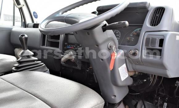 اشتري مستعمل Nissan UD White شاحنة في Maseru في Maseru اشتري مستعمل Nissan UD White شاحنة في Maseru في Maseru