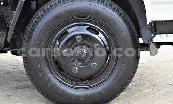 اشتري مستعمل Nissan UD White شاحنة في Maseru في Maseru اشتري مستعمل Nissan UD White شاحنة في Maseru في Maseru