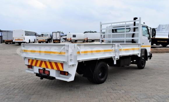 اشتري مستعمل Nissan UD White شاحنة في Maseru في Maseru اشتري مستعمل Nissan UD White شاحنة في Maseru في Maseru