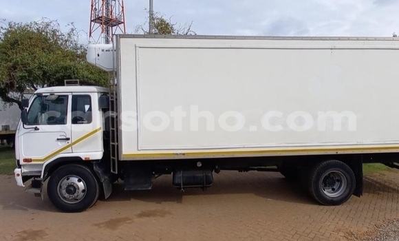 اشتري مستعمل Caterpillar 120 White شاحنة في Maseru في Maseru اشتري مستعمل Caterpillar 120 White شاحنة في Maseru في Maseru