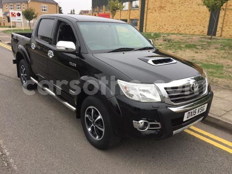 Big with watermark 2015 toyotahilux 3.0 1