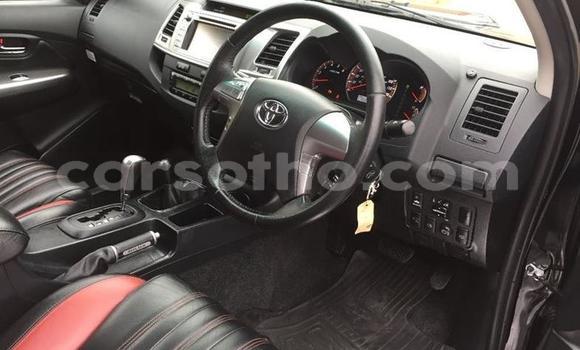 Sayi Na hannu Toyota Hilux Black Mota in Mokhotlong a Berea Sayi Na hannu Toyota Hilux Black Mota in Mokhotlong a Berea