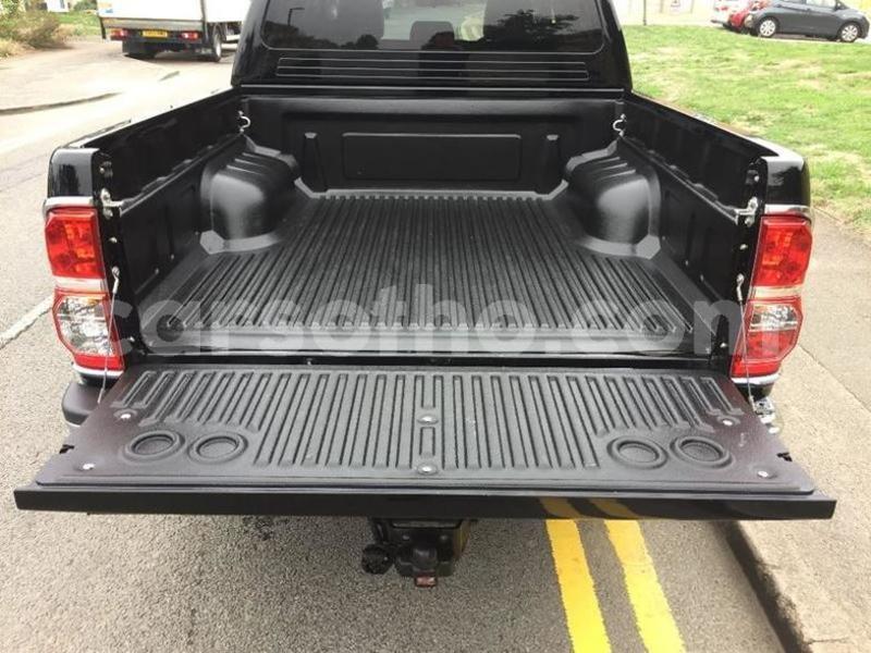 Big with watermark 2015 toyotahilux 3.0 6