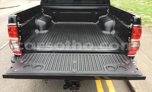 Sayi Na hannu Toyota Hilux Black Mota in Mokhotlong a Berea Sayi Na hannu Toyota Hilux Black Mota in Mokhotlong a Berea