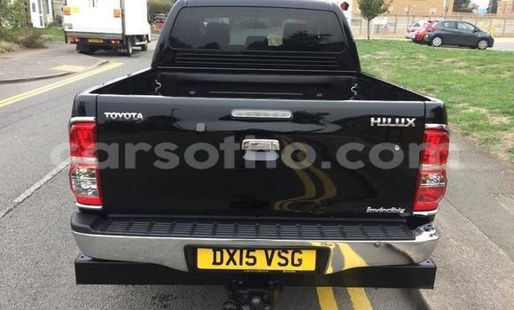 Sayi Na hannu Toyota Hilux Black Mota in Mokhotlong a Berea Sayi Na hannu Toyota Hilux Black Mota in Mokhotlong a Berea