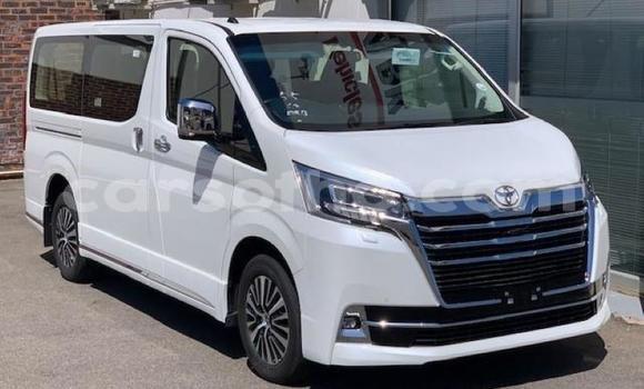 اشتري مستعمل Toyota Commuter White سيارة في Maseru في Maseru اشتري مستعمل Toyota Commuter White سيارة في Maseru في Maseru