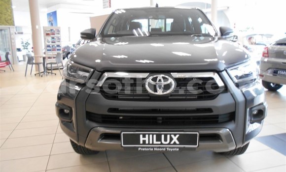 Sayi Na hannu Toyota Hilux Silver Mota in Maseru a Maseru Sayi Na hannu Toyota Hilux Silver Mota in Maseru a Maseru