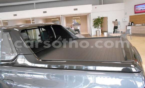 Sayi Na hannu Toyota Hilux Silver Mota in Maseru a Maseru Sayi Na hannu Toyota Hilux Silver Mota in Maseru a Maseru