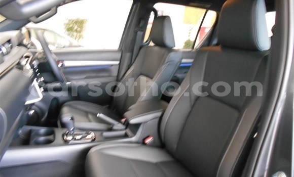 Sayi Na hannu Toyota Hilux Silver Mota in Maseru a Maseru Sayi Na hannu Toyota Hilux Silver Mota in Maseru a Maseru