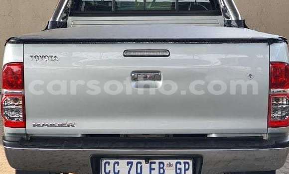 Buy Used Toyota Hilux Silver Car in Maseru in Maseru Buy Used Toyota Hilux Silver Car in Maseru in Maseru