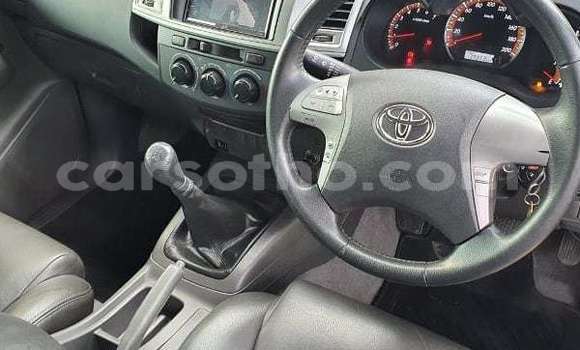Buy Used Toyota Hilux Silver Car in Maseru in Maseru Buy Used Toyota Hilux Silver Car in Maseru in Maseru