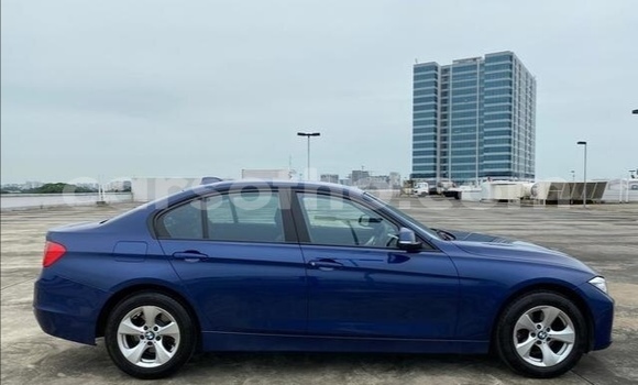 Sayi Na hannu BMW 3–Series Blue Mota in Butha Buthe a Butha-Buthe Sayi Na hannu BMW 3–Series Blue Mota in Butha Buthe a Butha-Buthe
