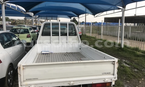 Sayi Imported Toyota LITEACE White Babbar mota in Maseru a Maseru Sayi Imported Toyota LITEACE White Babbar mota in Maseru a Maseru