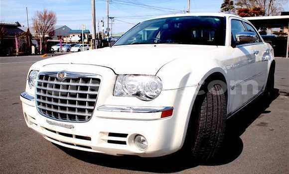 Buy Used Chrysler 300C White Car in Peka in Leribe Buy Used Chrysler 300C White Car in Peka in Leribe
