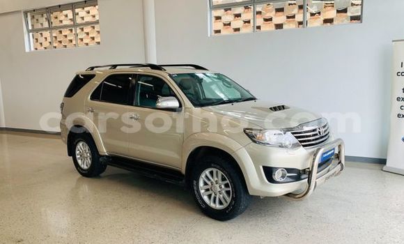 Buy Used Toyota Fortuner Silver Car in Maputsoe in Leribe Buy Used Toyota Fortuner Silver Car in Maputsoe in Leribe