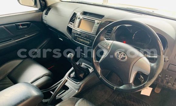 Buy Used Toyota Fortuner Silver Car in Maputsoe in Leribe Buy Used Toyota Fortuner Silver Car in Maputsoe in Leribe