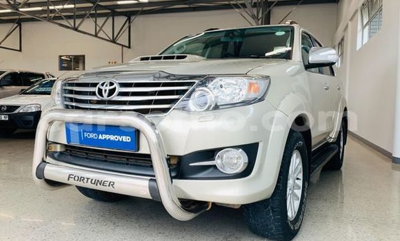 Buy Used Toyota Fortuner Silver Car in Maputsoe in Leribe Buy Used Toyota Fortuner Silver Car in Maputsoe in Leribe