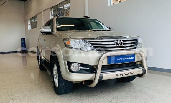 Buy Used Toyota Fortuner Silver Car in Maputsoe in Leribe Buy Used Toyota Fortuner Silver Car in Maputsoe in Leribe