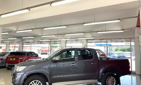 Sayi Na hannu Toyota Hilux Silver Mota in Maseru a Maseru Sayi Na hannu Toyota Hilux Silver Mota in Maseru a Maseru