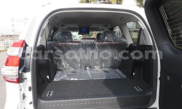 Acheter Import Voiture Toyota Land Cruiser Prado Blanc à Butha Buthe, Butha-Buthe Acheter Import Voiture Toyota Land Cruiser Prado Blanc à Butha Buthe, Butha-Buthe