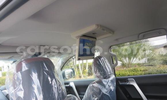 Acheter Import Voiture Toyota Land Cruiser Prado Blanc à Butha Buthe, Butha-Buthe Acheter Import Voiture Toyota Land Cruiser Prado Blanc à Butha Buthe, Butha-Buthe