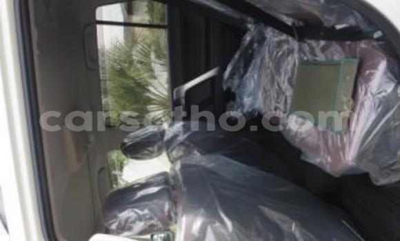 Acheter Import Voiture Toyota Land Cruiser Prado Blanc à Butha Buthe, Butha-Buthe Acheter Import Voiture Toyota Land Cruiser Prado Blanc à Butha Buthe, Butha-Buthe