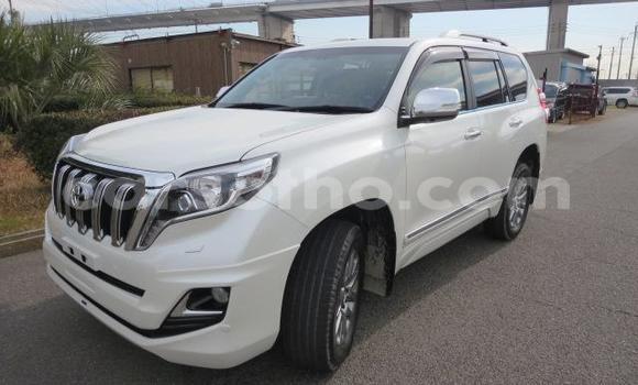 Acheter Import Voiture Toyota Land Cruiser Prado Blanc à Butha Buthe, Butha-Buthe Acheter Import Voiture Toyota Land Cruiser Prado Blanc à Butha Buthe, Butha-Buthe