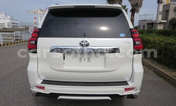 اشتري Imported Toyota Land Cruiser Prado White سيارة في Butha Buthe في Butha-Buthe اشتري Imported Toyota Land Cruiser Prado White سيارة في Butha Buthe في Butha-Buthe