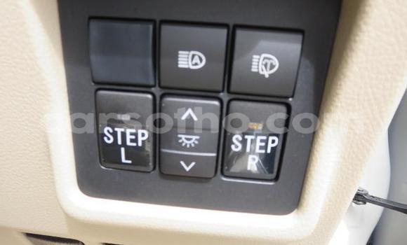 اشتري Imported Toyota Land Cruiser Prado White سيارة في Butha Buthe في Butha-Buthe اشتري Imported Toyota Land Cruiser Prado White سيارة في Butha Buthe في Butha-Buthe