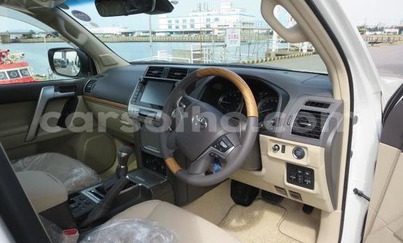 اشتري Imported Toyota Land Cruiser Prado White سيارة في Butha Buthe في Butha-Buthe اشتري Imported Toyota Land Cruiser Prado White سيارة في Butha Buthe في Butha-Buthe