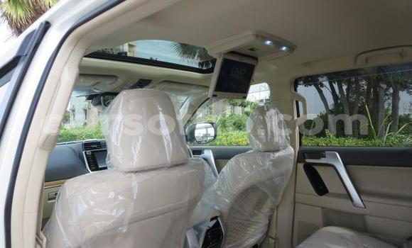 اشتري Imported Toyota Land Cruiser Prado White سيارة في Butha Buthe في Butha-Buthe اشتري Imported Toyota Land Cruiser Prado White سيارة في Butha Buthe في Butha-Buthe