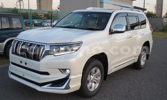 اشتري Imported Toyota Land Cruiser Prado White سيارة في Butha Buthe في Butha-Buthe اشتري Imported Toyota Land Cruiser Prado White سيارة في Butha Buthe في Butha-Buthe