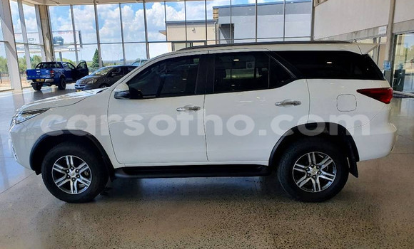 Acheter Occasion Voiture Toyota Fortuner Blanc à Maseru, Maseru Acheter Occasion Voiture Toyota Fortuner Blanc à Maseru, Maseru