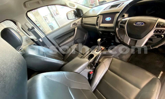 Buy Used Ford Everest White Car in Maseru in Maseru Buy Used Ford Everest White Car in Maseru in Maseru