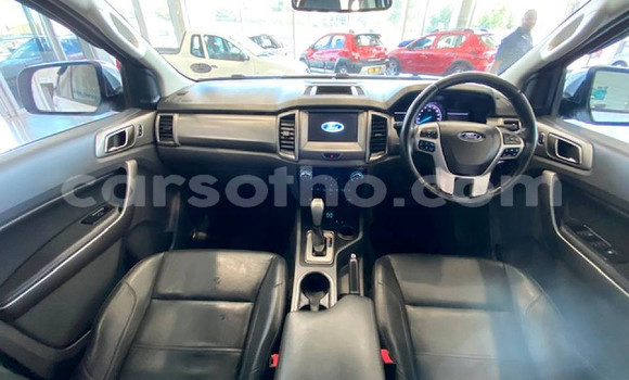 Buy Used Ford Everest White Car in Maseru in Maseru Buy Used Ford Everest White Car in Maseru in Maseru