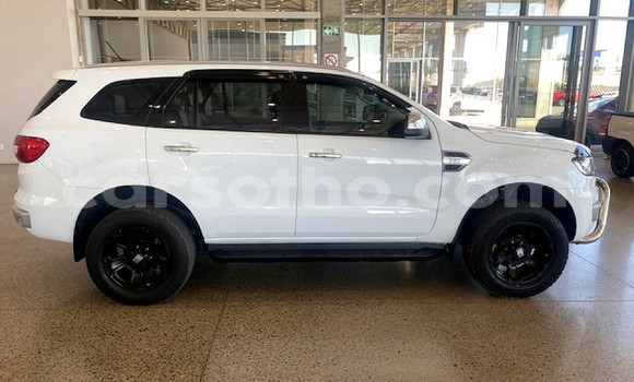 Buy Used Ford Everest White Car in Maseru in Maseru Buy Used Ford Everest White Car in Maseru in Maseru