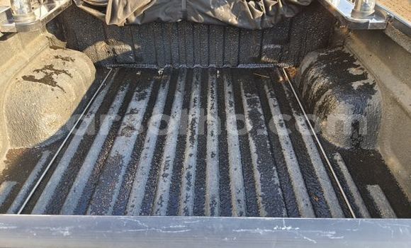 Sayi Na hannu Toyota Hilux Silver Mota in Maseru a Maseru Sayi Na hannu Toyota Hilux Silver Mota in Maseru a Maseru