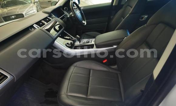 Sayi Na hannu Land Rover Range Rover Sport White Mota in Maseru a Maseru Sayi Na hannu Land Rover Range Rover Sport White Mota in Maseru a Maseru