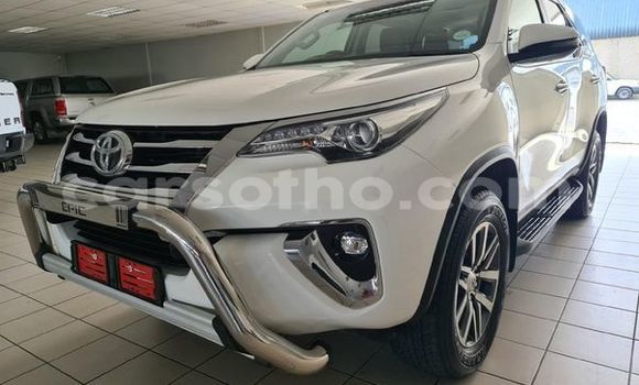 اشتري مستعمل Toyota Fortuner White سيارة في Maseru في Maseru اشتري مستعمل Toyota Fortuner White سيارة في Maseru في Maseru