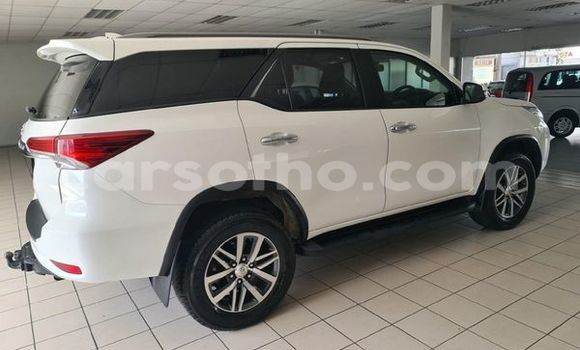اشتري مستعمل Toyota Fortuner White سيارة في Maseru في Maseru اشتري مستعمل Toyota Fortuner White سيارة في Maseru في Maseru