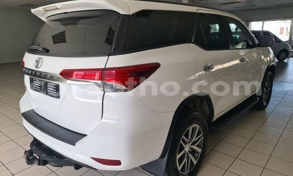 اشتري مستعمل Toyota Fortuner White سيارة في Maseru في Maseru اشتري مستعمل Toyota Fortuner White سيارة في Maseru في Maseru