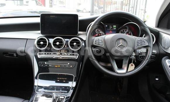 Sayi Na hannu Mercedes-Benz C-klasse White Mota in Butha–Buthe a Thaba-Tseka Sayi Na hannu Mercedes-Benz C-klasse White Mota in Butha–Buthe a Thaba-Tseka