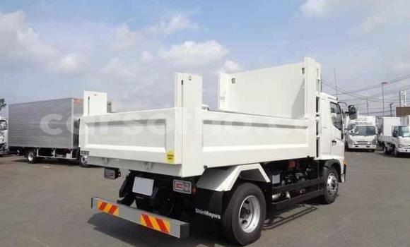 Acheter Import Utilitaire Hino Ranger Blanc à Maseru, Maseru Acheter Import Utilitaire Hino Ranger Blanc à Maseru, Maseru