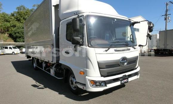 اشتري Imported Hino Ranger White شاحنة في Maseru في Maseru اشتري Imported Hino Ranger White شاحنة في Maseru في Maseru