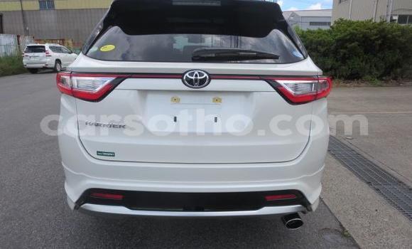 اشتري Imported Toyota Harrier White سيارة في Butha–Buthe في Thaba-Tseka اشتري Imported Toyota Harrier White سيارة في Butha–Buthe في Thaba-Tseka
