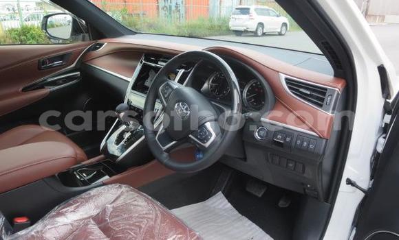 اشتري Imported Toyota Harrier White سيارة في Butha–Buthe في Thaba-Tseka اشتري Imported Toyota Harrier White سيارة في Butha–Buthe في Thaba-Tseka