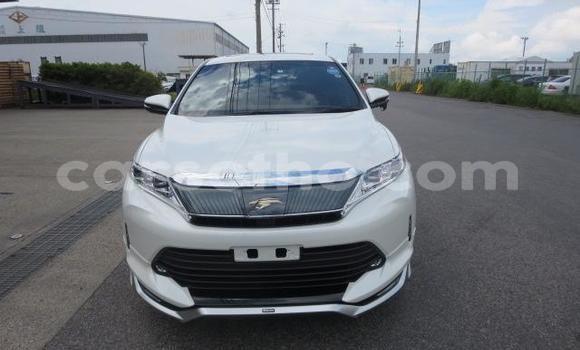 اشتري Imported Toyota Harrier White سيارة في Butha–Buthe في Thaba-Tseka اشتري Imported Toyota Harrier White سيارة في Butha–Buthe في Thaba-Tseka