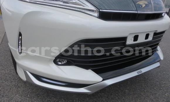 اشتري Imported Toyota Harrier White سيارة في Butha–Buthe في Thaba-Tseka اشتري Imported Toyota Harrier White سيارة في Butha–Buthe في Thaba-Tseka