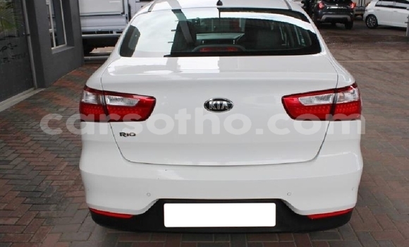 Sayi Na hannu Kia Rio White Mota in Maseru a Maseru Sayi Na hannu Kia Rio White Mota in Maseru a Maseru