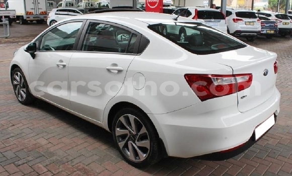 Sayi Na hannu Kia Rio White Mota in Maseru a Maseru Sayi Na hannu Kia Rio White Mota in Maseru a Maseru